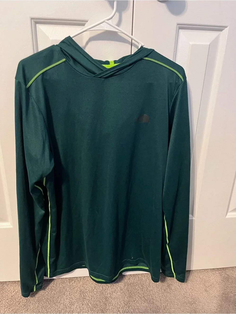 The North Face Men’s Large Long sleeve flash dry shirt lightweight pullover hood
